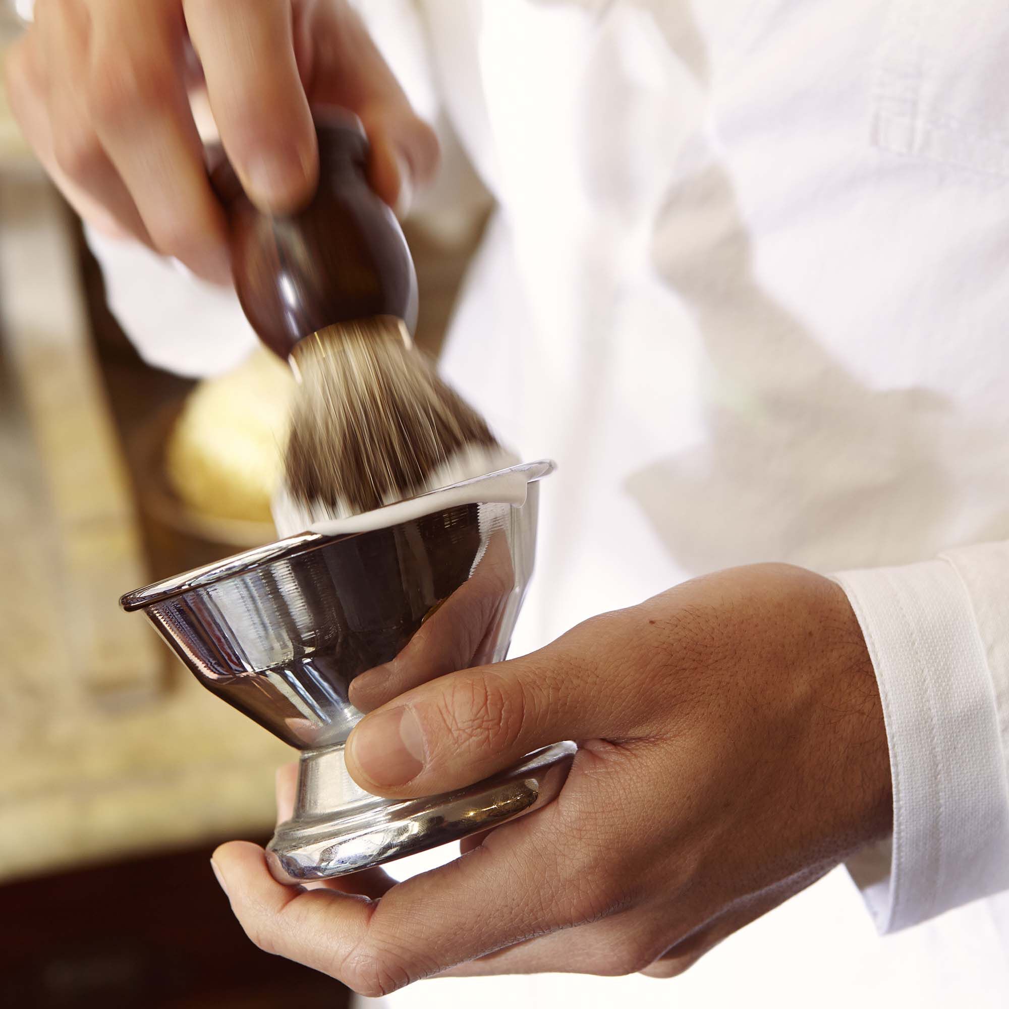 REPLICA At the Barber's